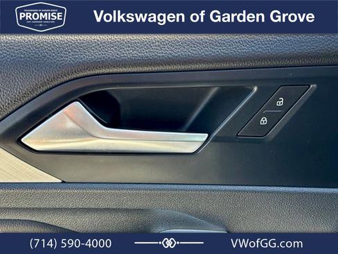 Used 2024 Volkswagen Jetta SE FWD image 14