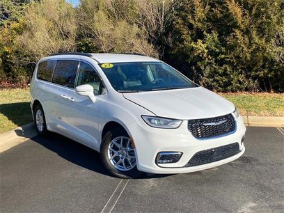 Used 2022 Chrysler Pacifica Touring-L
