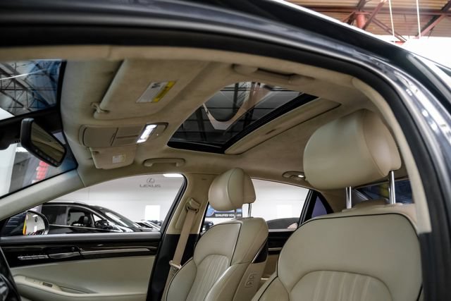 Used 2017 Genesis G90 3.3T Premium RWD image 5