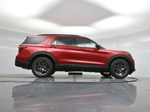 New 2026 Ford Explorer ST-Line w/ ST-Line Street Pack image 47