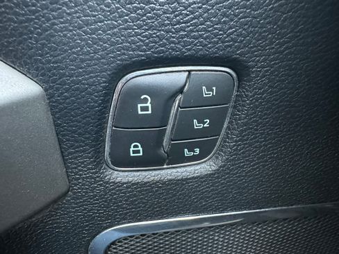 Used 2020 Ford F350 Lariat w/ Chrome Package image 33