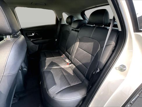 Used 2020 Kia Niro Touring FWD image 21