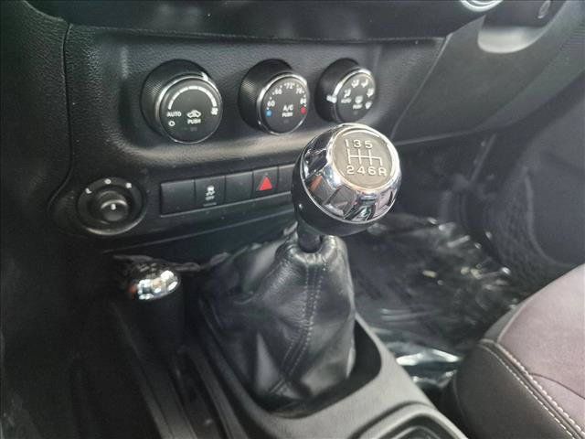 Used 2013 Jeep Wrangler Rubicon w/ PWR Convenience Group AWD/4WD image 11