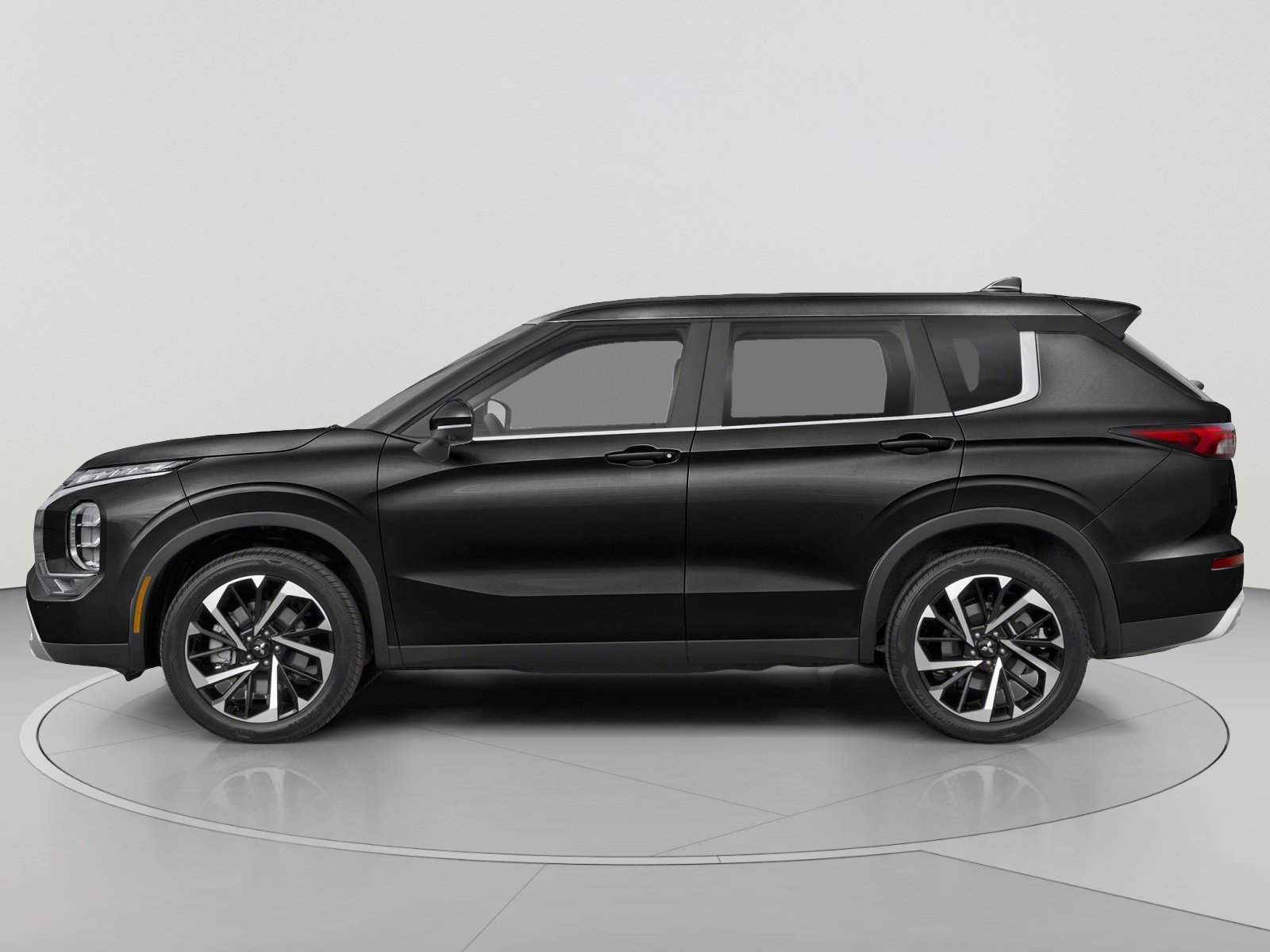 Used 2024 Mitsubishi Outlander SE FWD image 3
