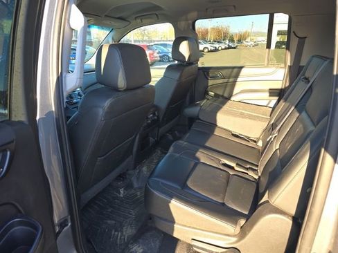 Used 2019 Chevrolet Suburban LT image 15