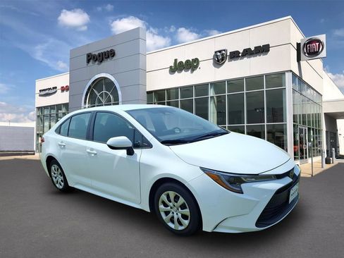 Used 2024 Toyota Corolla LE FWD image 1