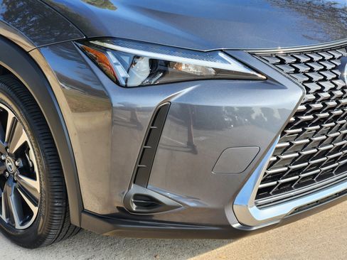 Used 2025 Lexus UX 300h FWD image 5