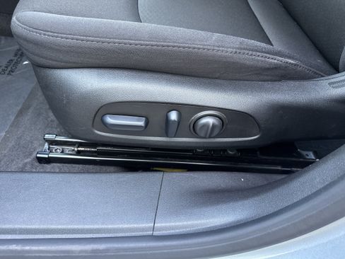 Used 2024 Chevrolet Malibu LT FWD image 9