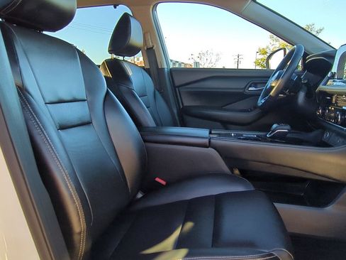 Certified 2023 Nissan Rogue SL w/ SL Premium Package image 27