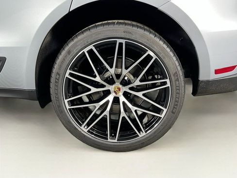 New 2026 Porsche Macan image 33