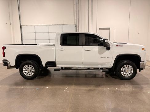 Used 2023 Chevrolet Silverado 2500 LT w/ Convenience Package AWD/4WD image 4