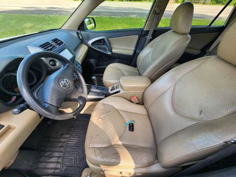 Used 2011 Toyota RAV4 Limited image 7