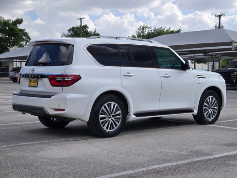 Used 2021 Nissan Armada SV w/ SV Appearance Package RWD image 4