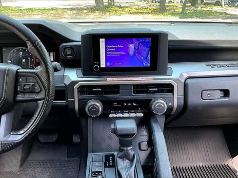 Used 2025 Toyota Tacoma SR5 AWD/4WD image 9