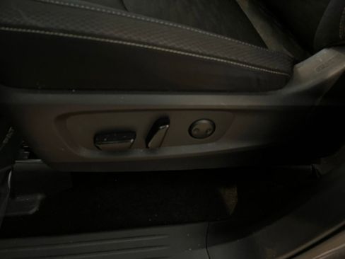 Used 2025 Nissan Pathfinder SV AWD/4WD image 22