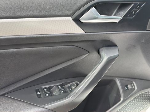 Used 2020 Volkswagen Jetta SE FWD image 25