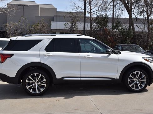 Certified 2025 Ford Explorer Platinum w/ Ultimate Package image 6