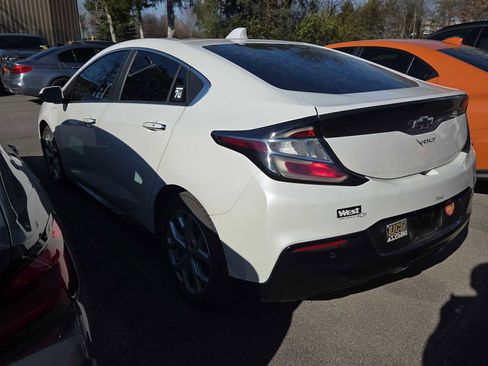 Used 2018 Chevrolet Volt Premier w/ Driver Confidence Package image 5