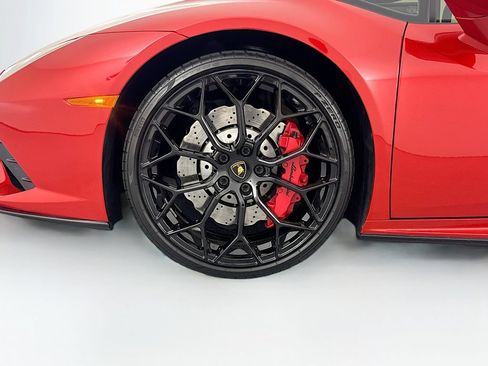 Used 2022 Lamborghini Huracan EVO RWD image 32