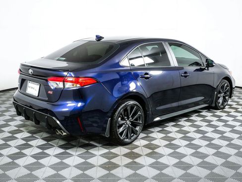 Used 2025 Toyota Corolla SE FWD image 3