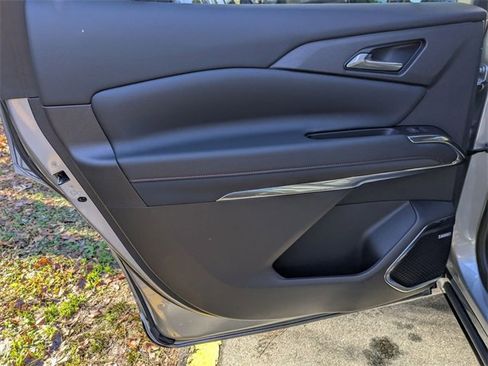 Certified 2024 Chevrolet Traverse RS image 28