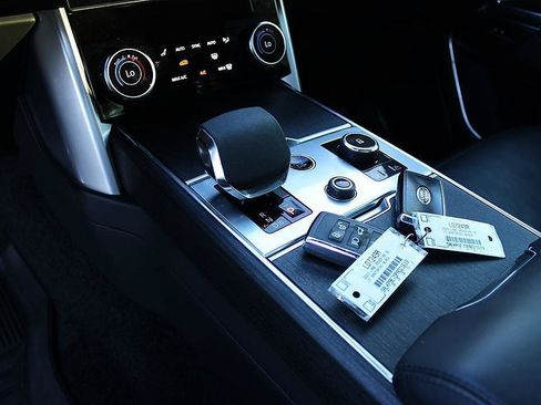 Used 2023 Land Rover Range Rover SE AWD/4WD image 12
