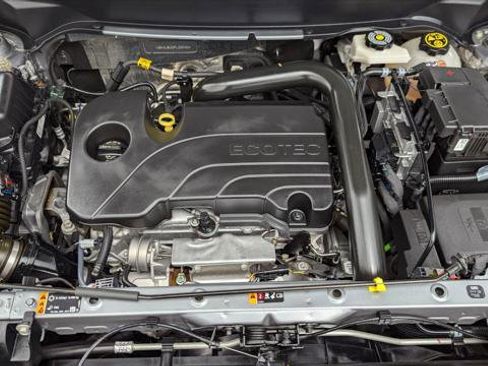 Used 2023 GMC Terrain SLE w/ Driver Convenience Package image 32