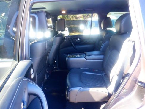 Used 2023 INFINITI QX80 Sensory w/ All-Season Package image 7