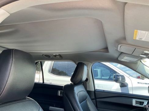 Used 2020 Ford Explorer XLT w/ Equipment Group 202A image 11