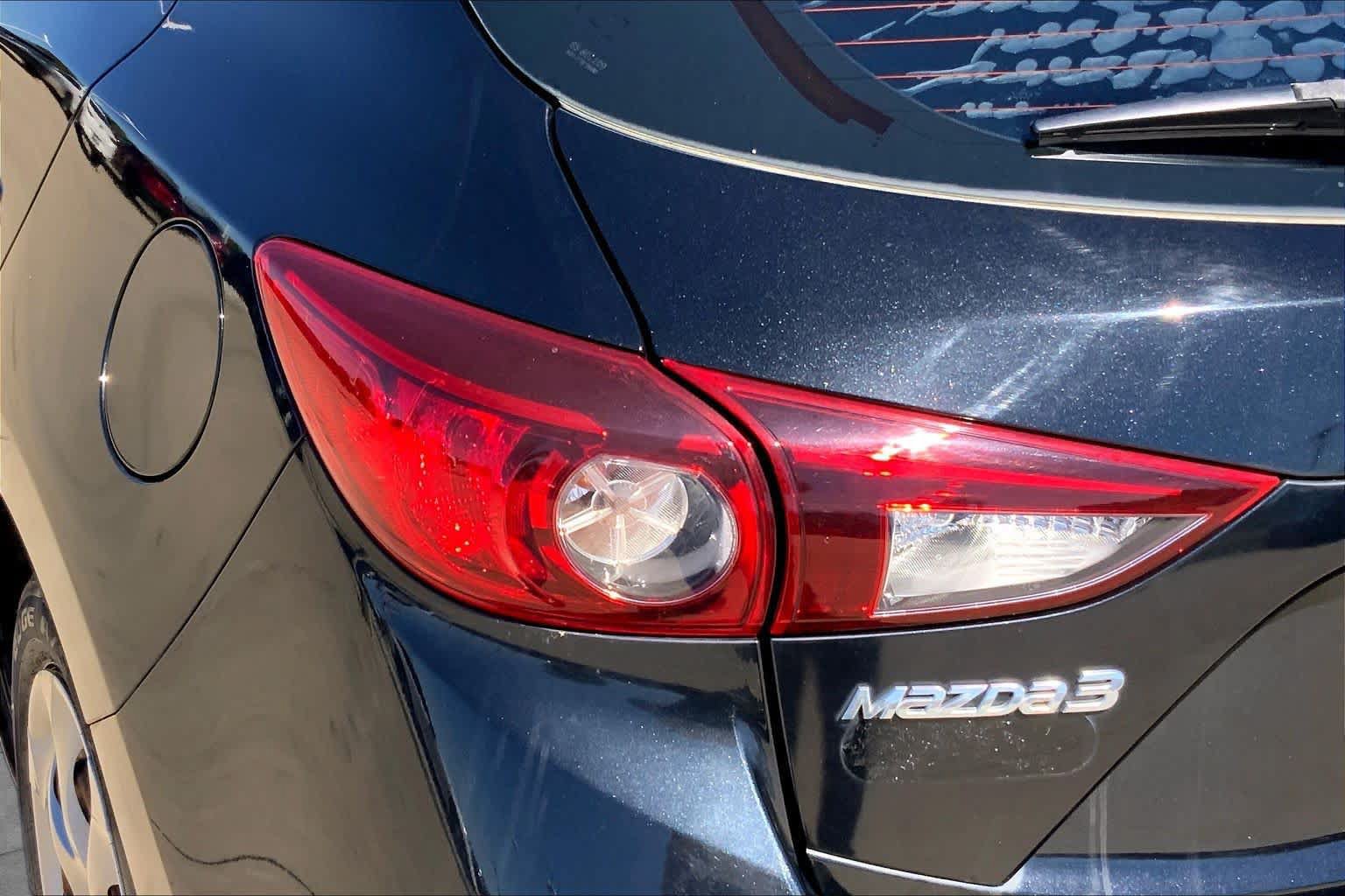 Used 2016 MAZDA MAZDA3 i Sport FWD image 26