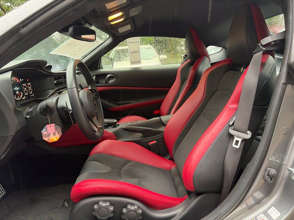 Used 2025 Nissan Z Performance w/ Floor Mat Package RWD image 11