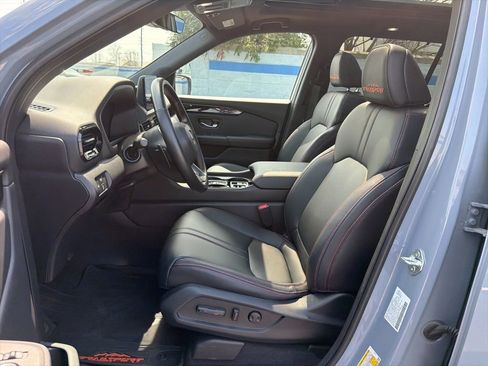 Used 2023 Honda Pilot TrailSport image 17