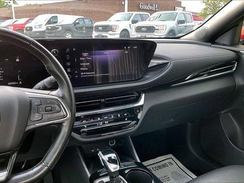 Used 2025 Buick Envista Avenir FWD image 6