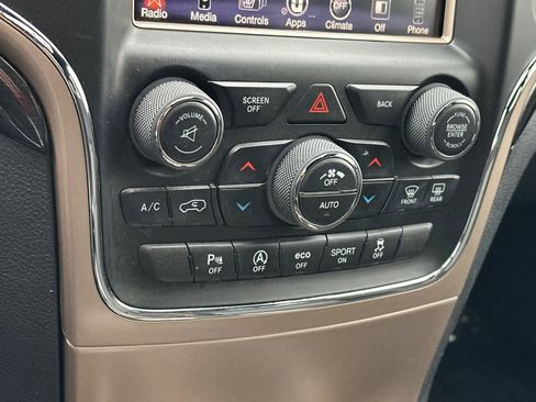 Used 2016 Jeep Grand Cherokee Laredo 75th Anniversary image 20