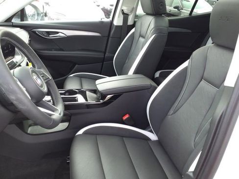 New 2025 Buick Envision Sport Touring image 5