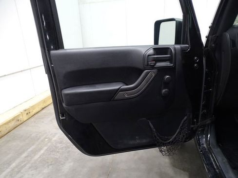 Used 2018 Jeep Wrangler Unlimited Sport image 14