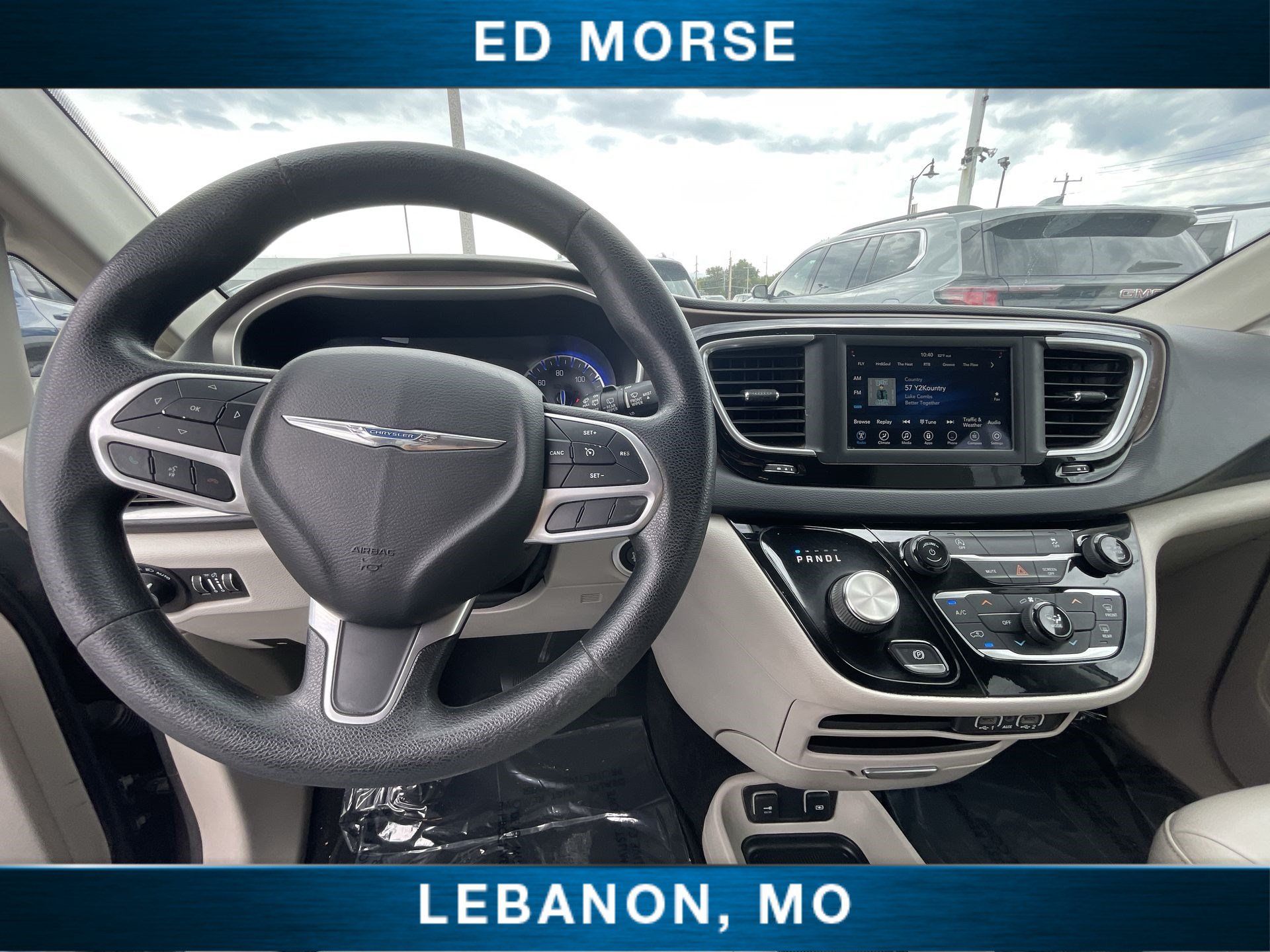 Used 2021 Chrysler Voyager Lxi FWD image 11