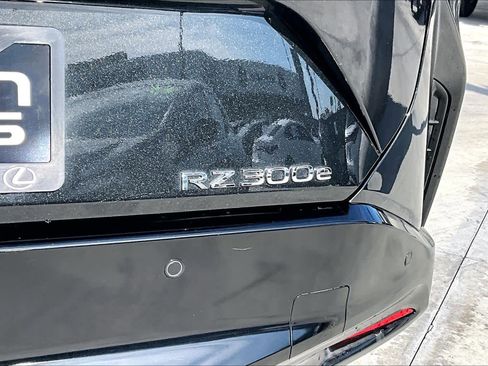 Used 2024 Lexus RZ 300e Premium image 9
