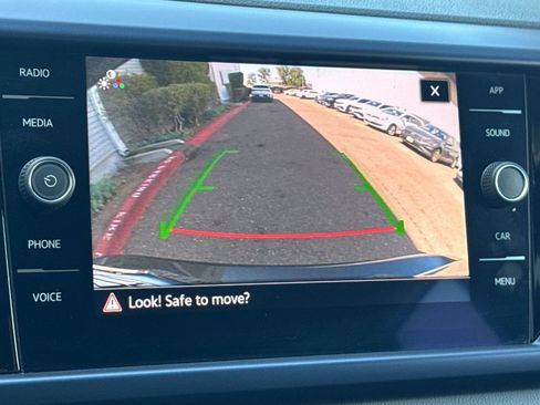 Used 2022 Volkswagen Taos SE image 19