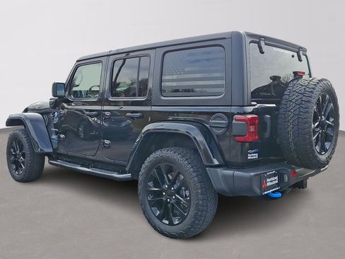 Used 2023 Jeep Wrangler Sahara image 4