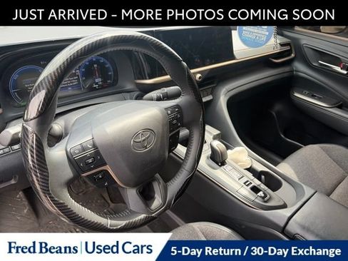 Used 2023 Toyota Crown AWD/4WD image 11