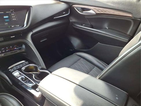 Used 2023 Buick Envision Avenir image 12