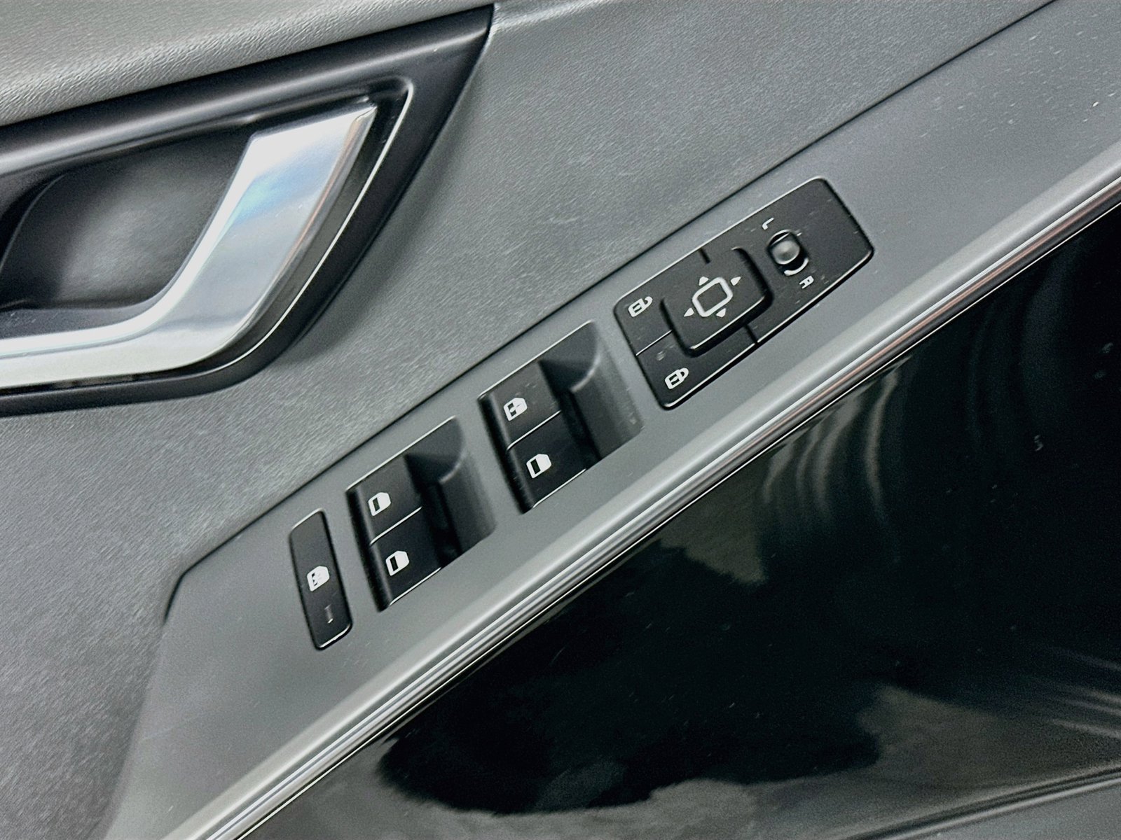Used 2024 Kia Niro Wind FWD image 23