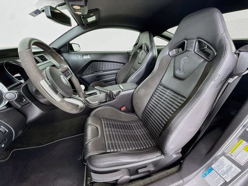 Used 2013 Ford Mustang Shelby GT500 RWD image 5