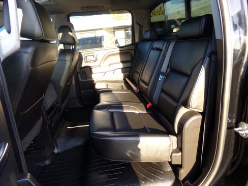 Used 2018 Chevrolet Silverado 1500 LTZ Z71 w/ Redline Edition image 17