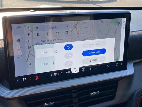 Used 2025 Ford Explorer ST image 28