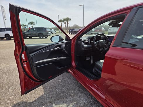 Used 2025 Toyota Camry SE image 11