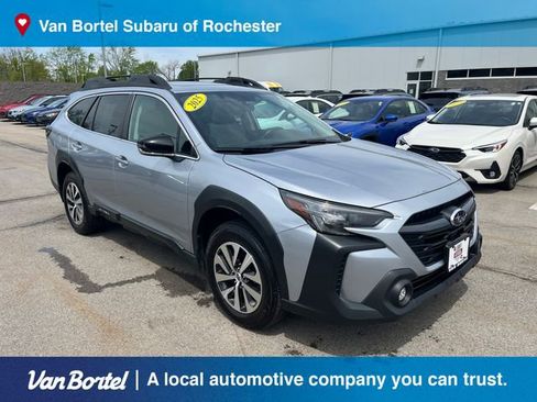 Certified 2025 Subaru Outback Premium AWD/4WD image 7