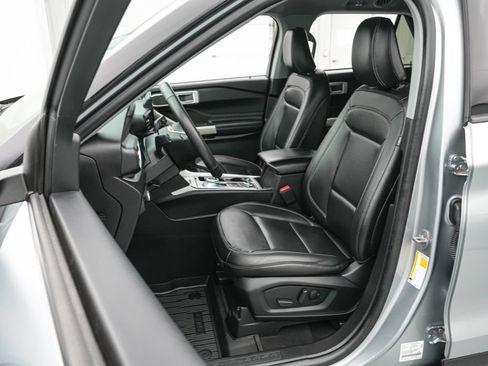 Certified 2023 Ford Explorer XLT w/ Equipment Group 202A AWD/4WD image 11