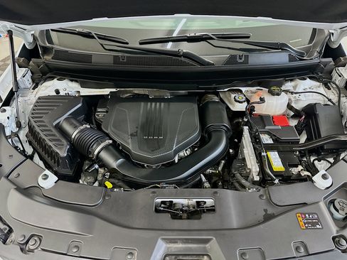 Used 2025 Chevrolet Traverse LT image 35